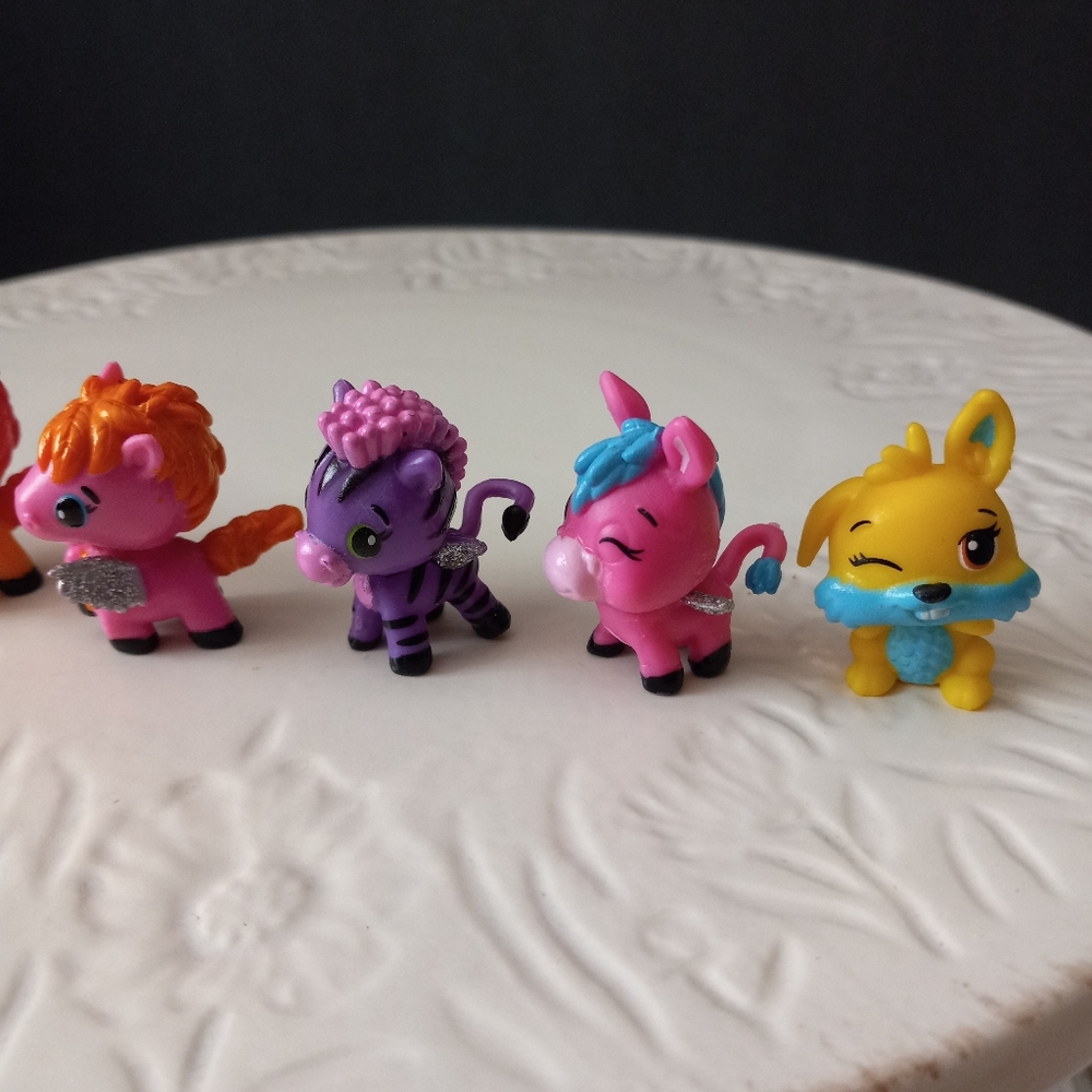 Hatchimals 7 Mini Figures - Picture 3 of 4